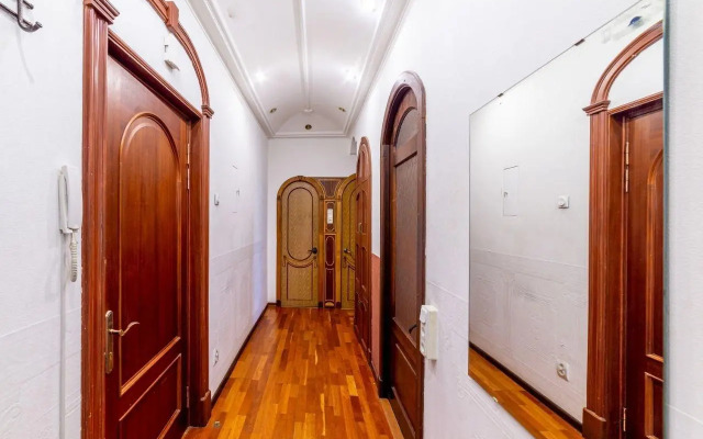 В центре на улице Гончарная 21