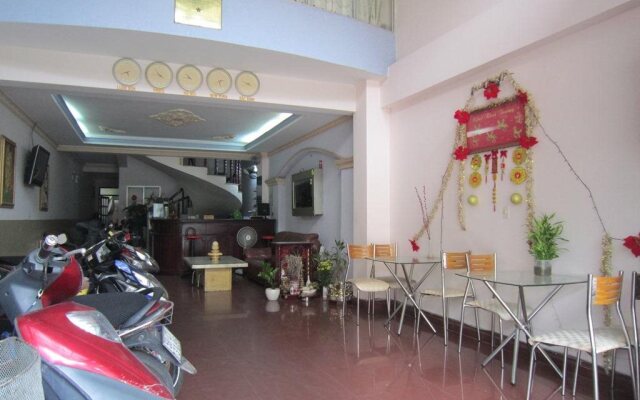 Ninh Hue Hotel