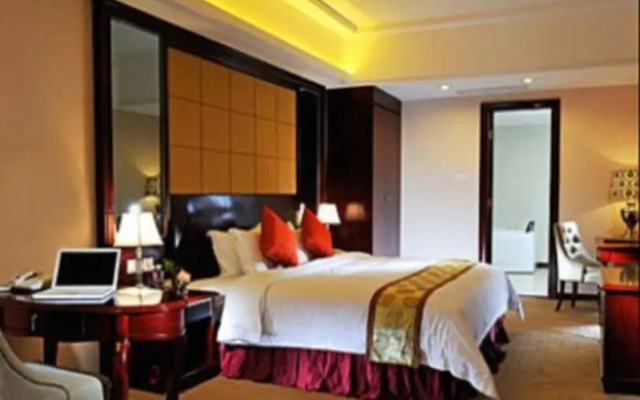 Vienna International Hotel (Shenzhen Shuanglong Subway Station)