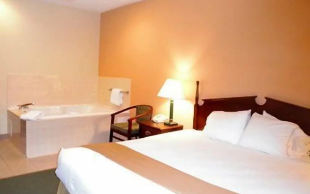 Holiday Inn Express Niles