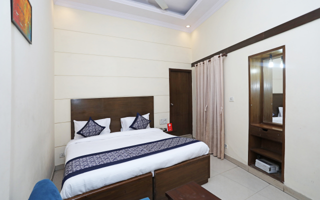 OYO 10750 Hotel Vivek