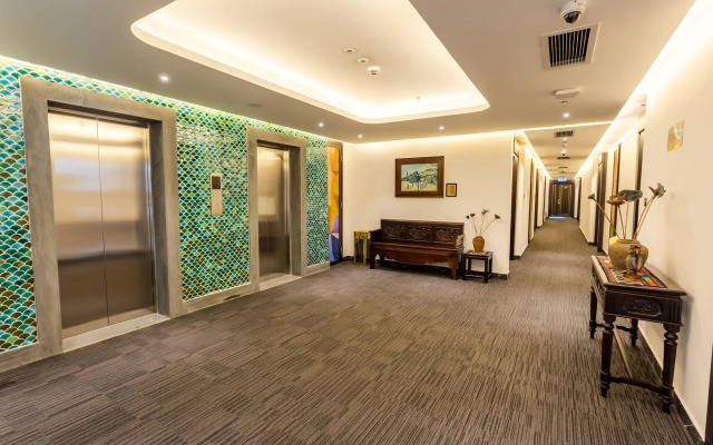 White Lotus Hue Hotel