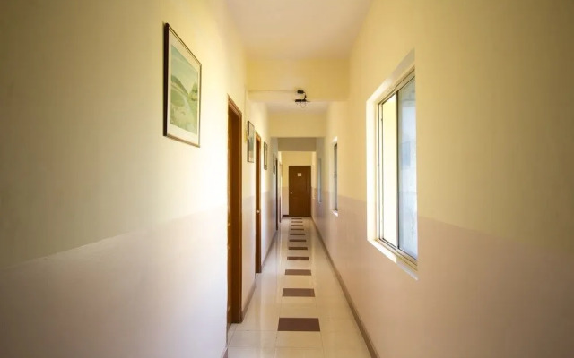 OYO 3722 Hotel StayEasy Majestic