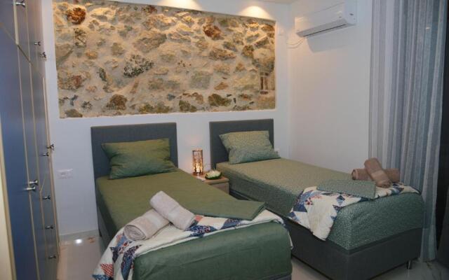 Neo Faliro train st. 2 bedrooms 4 pers. apartment