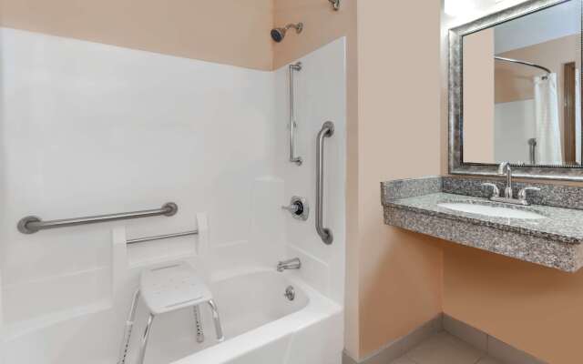 Super 8 by Wyndham Bowling Green South