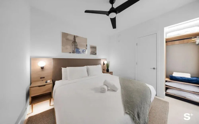 Chic Downtown Retreat 1BR Apartment