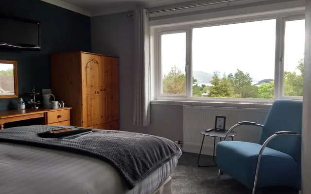 Braeburn Guest House / B&B