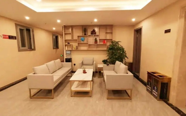 Shell Hotel Shanghai Jinshan Wanda Plaza