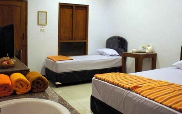 Timlo Solo Guest House Ungaran – Guest Rooms – Ungaran