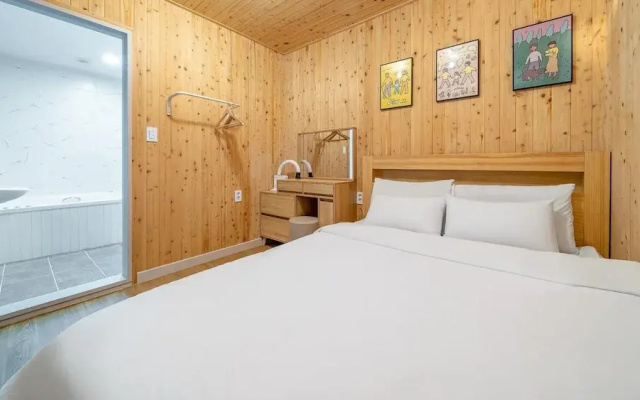 Gapyeong Ddobagi Pet & Spa Glamping