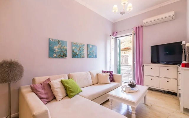 St Spyridon Cosy Apartment