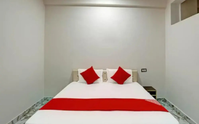 Goroomgo SS Palace Varanasi