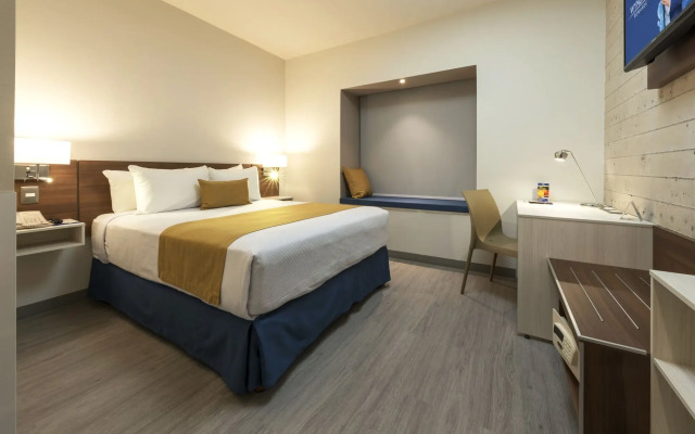 Microtel Inn & Suites by Wyndham Irapuato