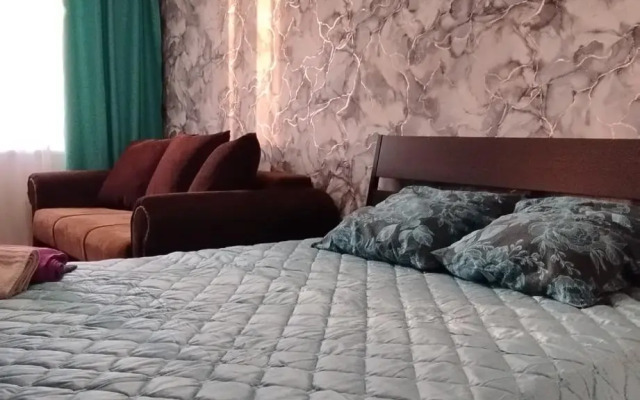 Апартаменты на проспекте Дружбы 33