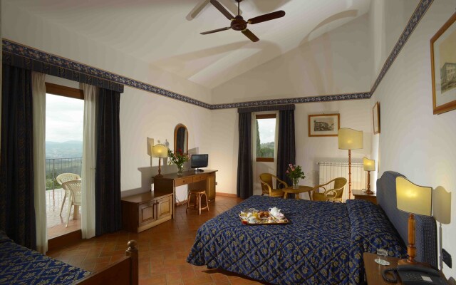 Hotel Fattoria degli Usignoli and Residence