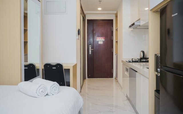 Fancy and Nice Studio at Sky House BSD Apartment