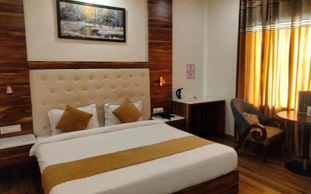 OYO 22115 Hotel D Plaza