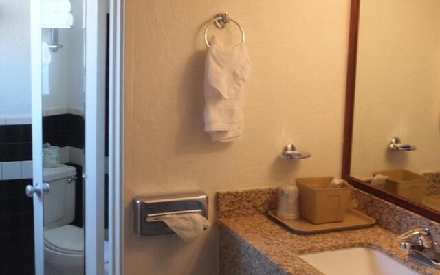 Best Western Desert Aire