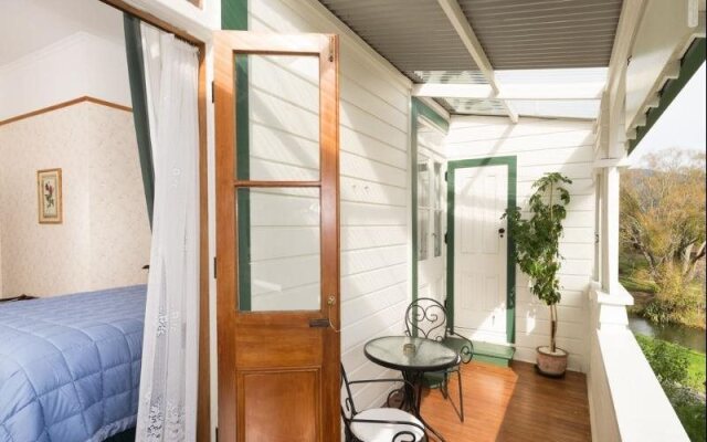 Sussex House Bed & Breakfast