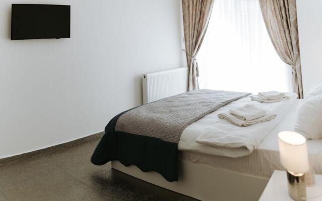 Kings Apartments