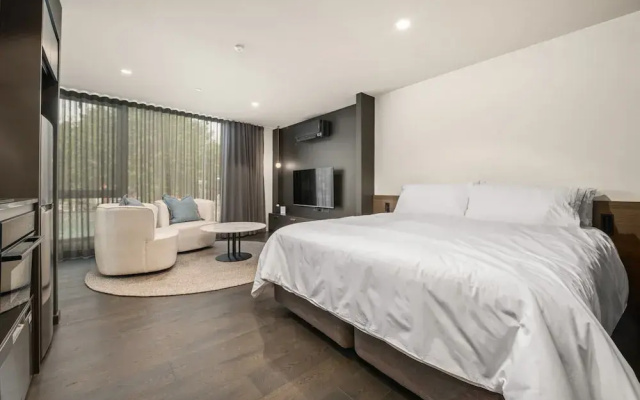 Braddon Studio With BBQ Area