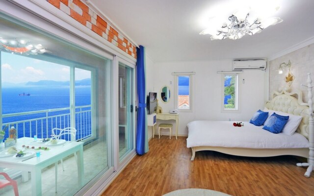 Namhae Montmartre Pension