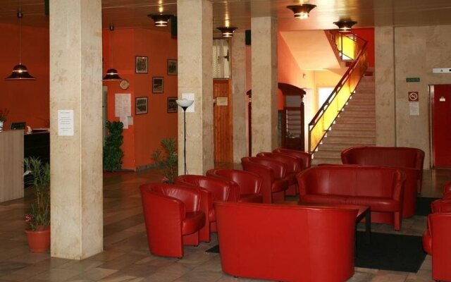 Silver Beach Retro Hotel