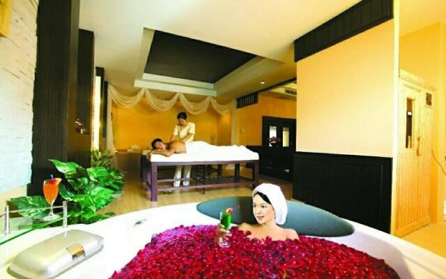 Bangkok Natural Spa Resort and Suite