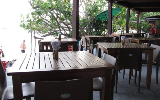 LaLune Beach Resort