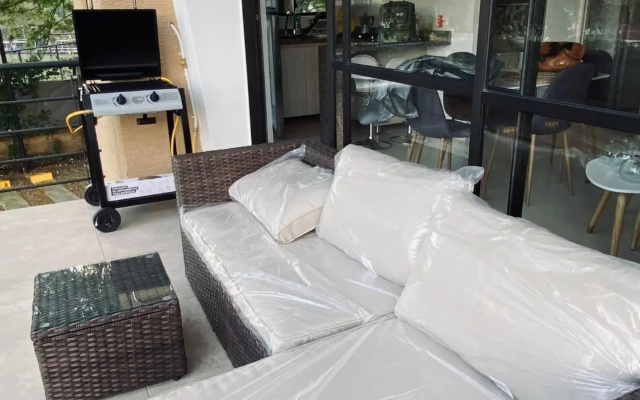 Apartamento NUEVO en el Eje Cafetero-Aire acondicionado, piscinas, BBQ