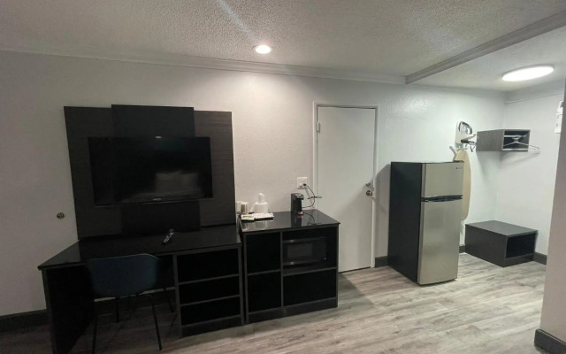 Studio 6 Suites – San Bernardino, CA