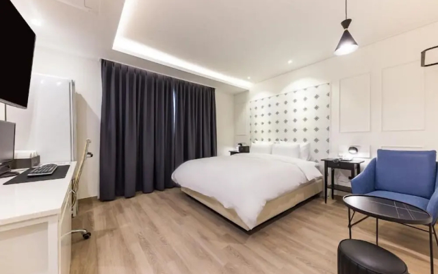 Arden Hotel