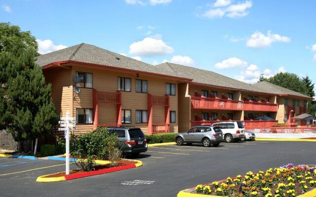 Howard Johnson by Wyndham Portland Airport