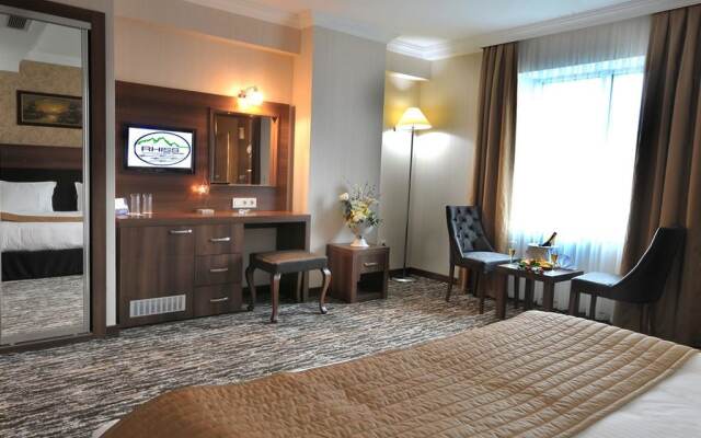 Rhiss Hotel Bostanci