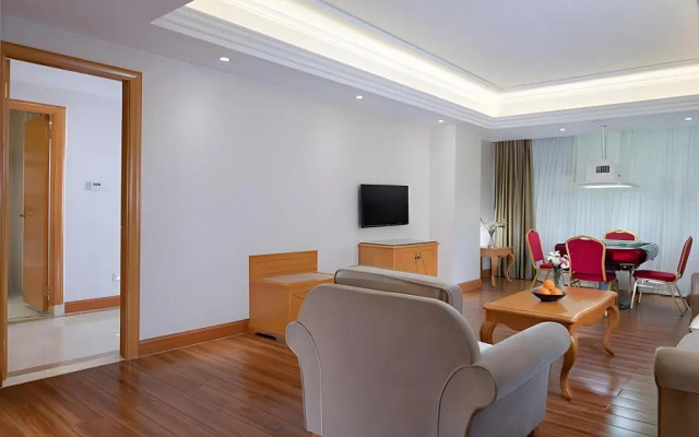 Vienna Hotel Guangdong Dongguan Tangxia South High-Speed Railway Station