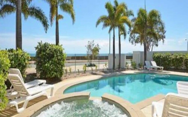 1 Bedroom Apt, Ocean View, Urangan,