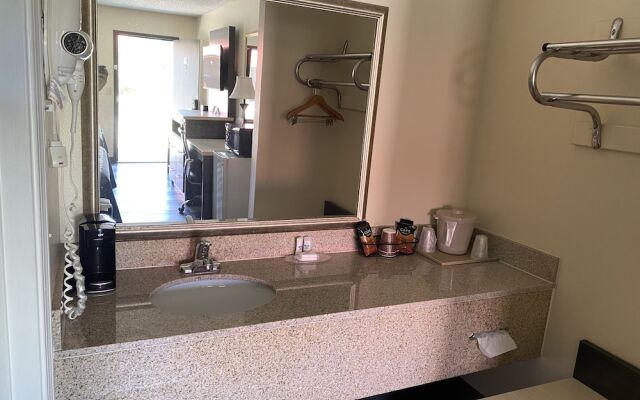Regency 7 Motel