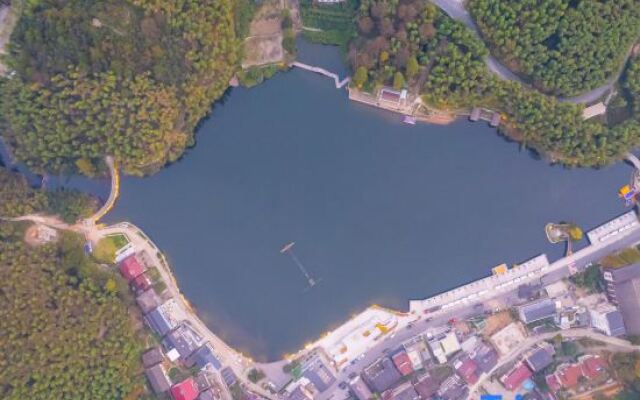 Tianyue Lake homestay