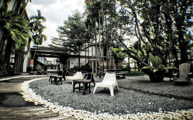 Paragon Inn