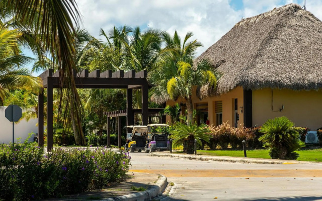 Cozy 1BDR with Pool Golf View at Cana Pearl