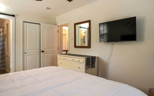 Charming Charlotte Condo - Fully Renovated!