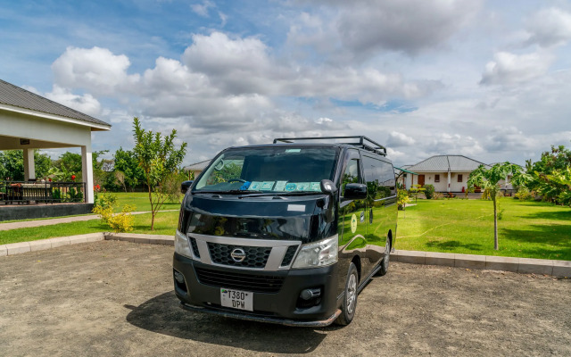 Moyoni Airport Lodge