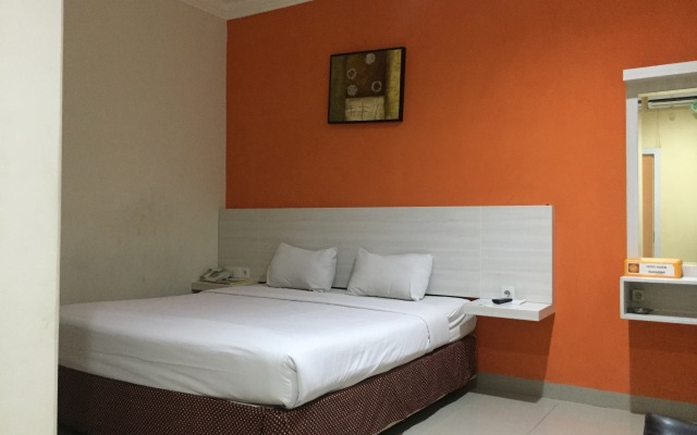 RedDoorz Plus @ Hotel Alden Makassar