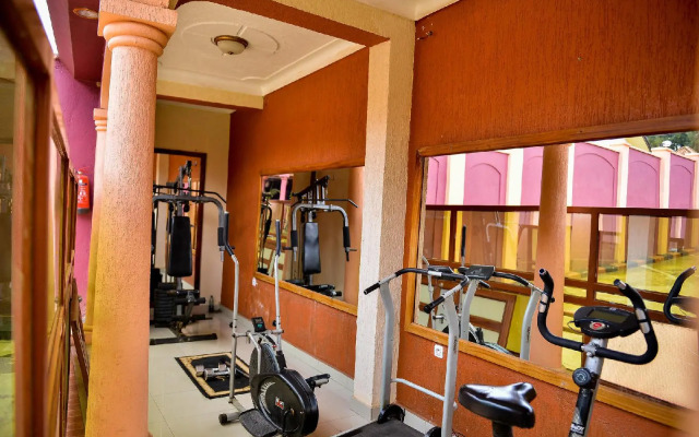 Cari Hotel