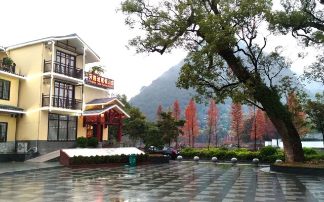 FangLian Lake Holiday Resort