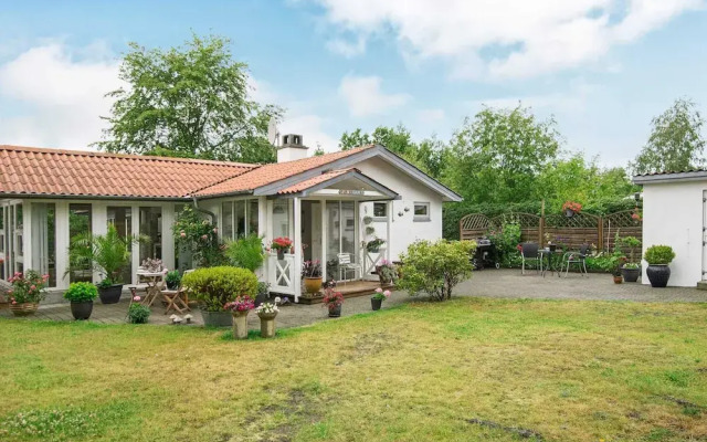 6 Person Holiday Home in Glesborg