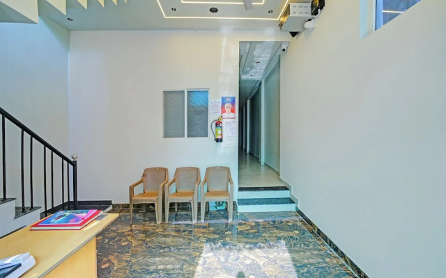 Fabhotel Bharti Palace