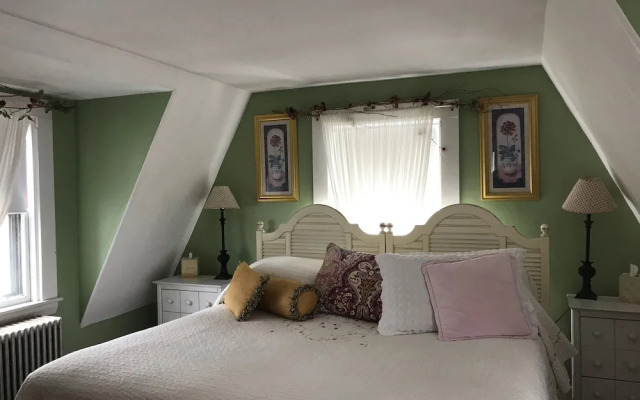 Monadnock Inn