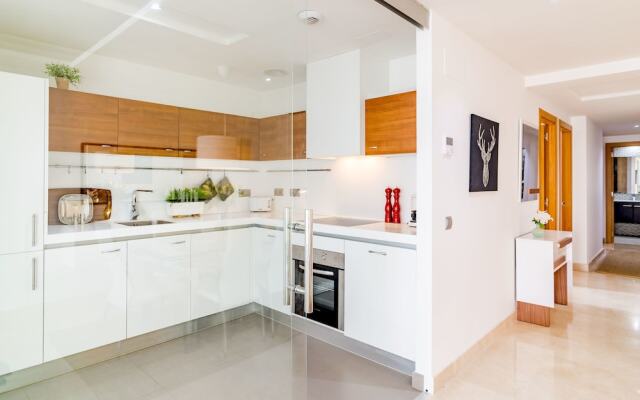 LAB-Modern 3 bedroom apart near beach
