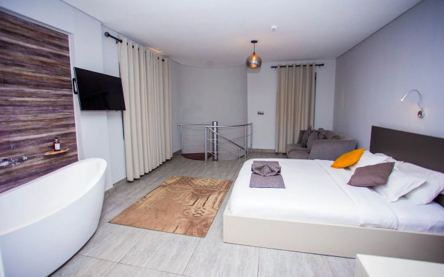 Urbano Hotel By Roots